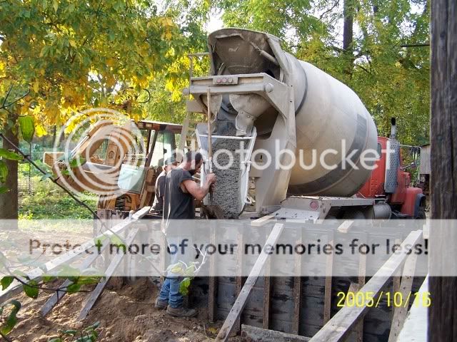 Building a durable compost bin. - Gardening & Plant Propagation